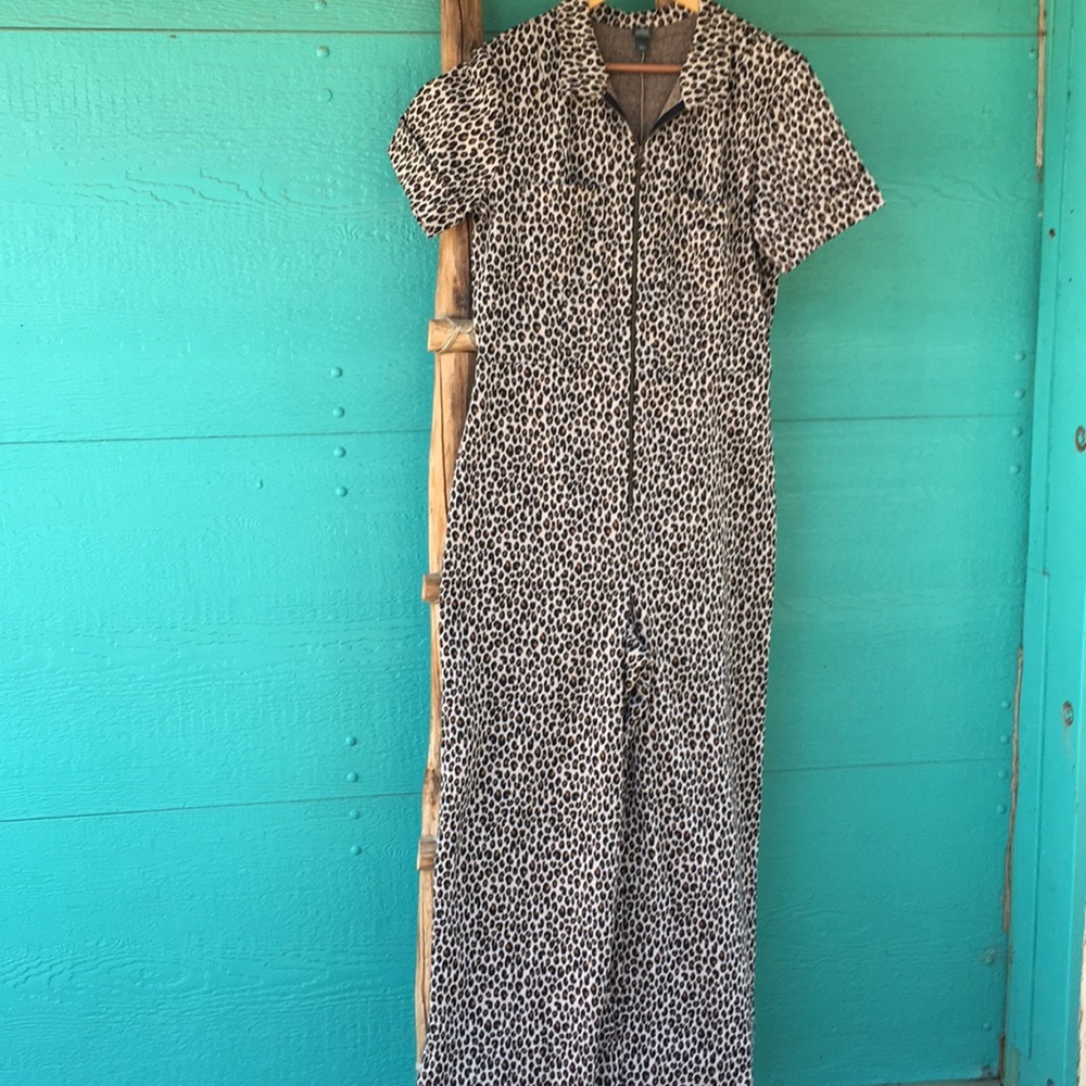 wild fable Leopard-Print Short-Sleeve Jumpsuit in Black & Cream - Picture 4 of 10